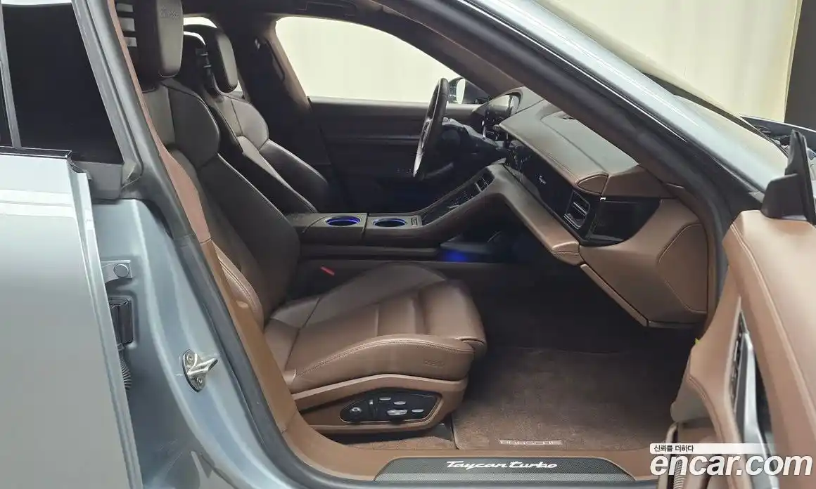 Porsche Taycan 2021 0.1 Автомат в Москве № 197346, фото 10