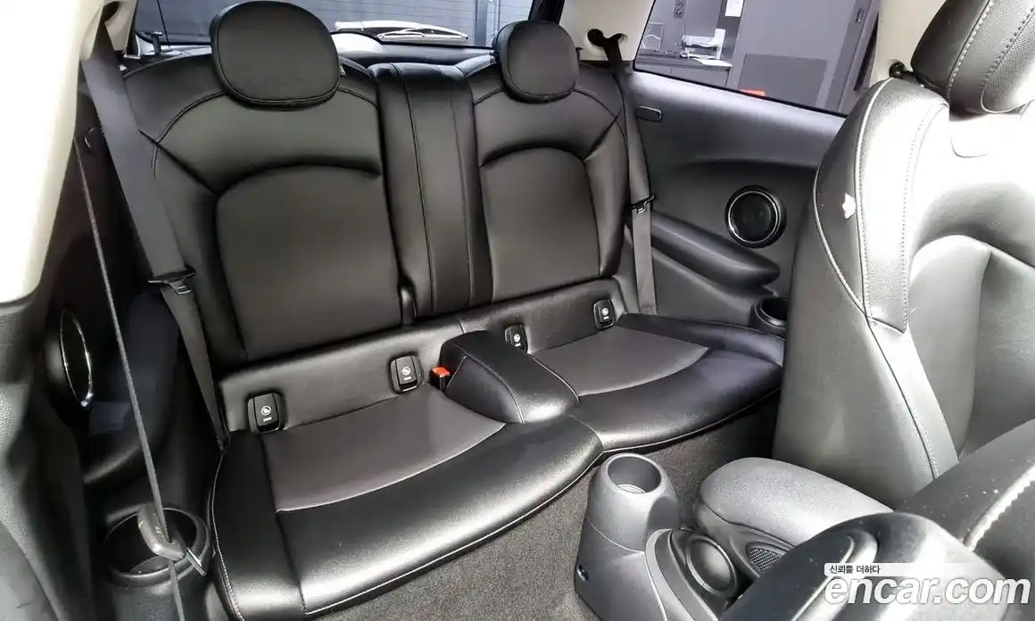 Mini Cooper 2015 1.5 Автомат в Москве № 198444, фото 12