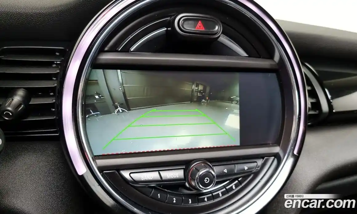 Mini Cooper 2015 1.5 Автомат в Москве № 198444, фото 17