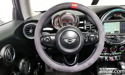 Mini Cooper 2015 1.5 Автомат в Москве № 198444, миниатюра 2