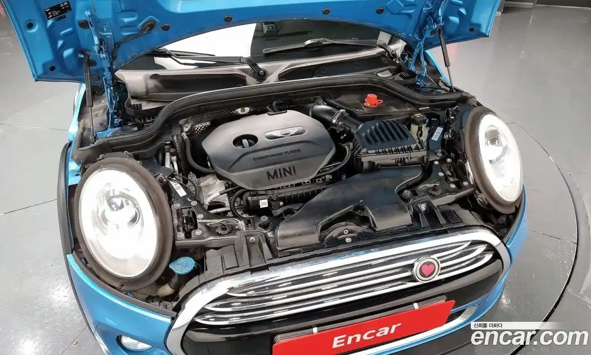 Mini Cooper 2015 1.5 Автомат в Москве № 198444, фото 4