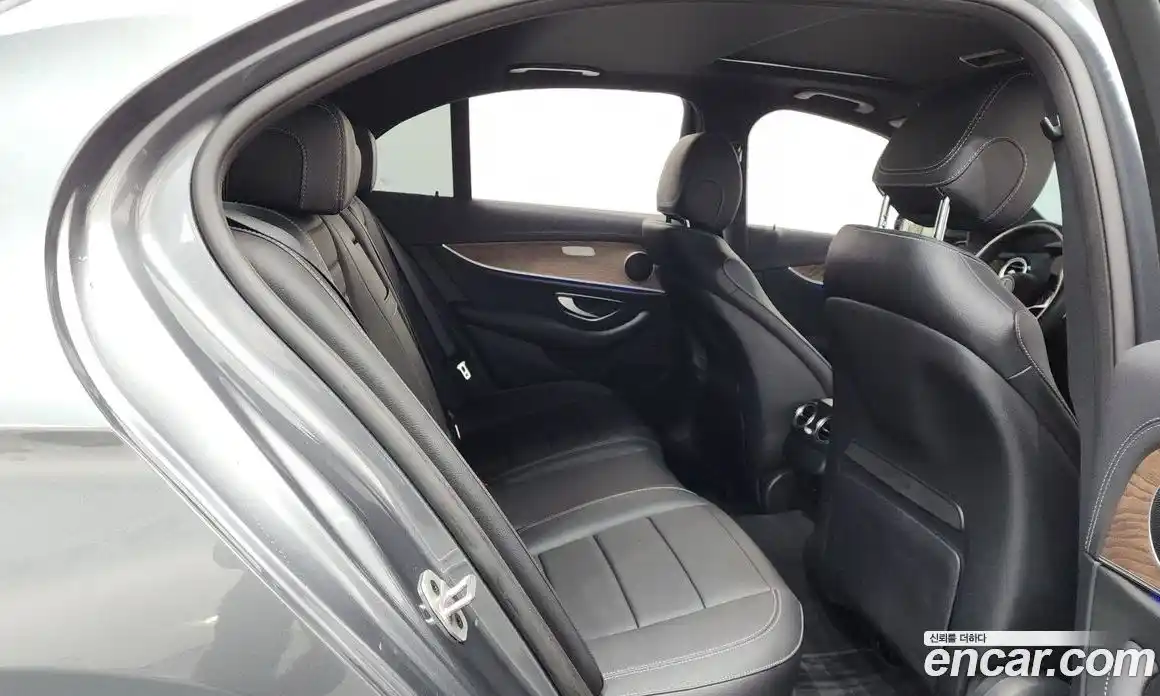 Mercedes-Benz E-Class 2022 2.0 Автомат в Москве № 202709, фото 16