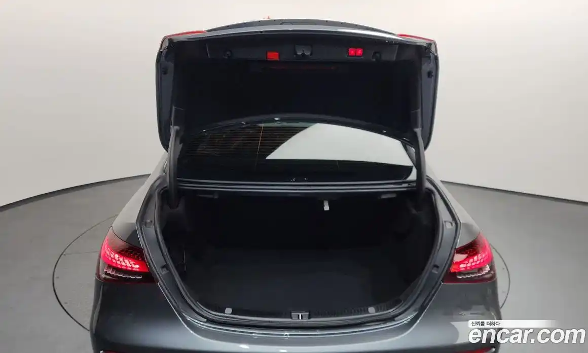 Mercedes-Benz E-Class 2022 2.0 Автомат в Москве № 202709, фото 4