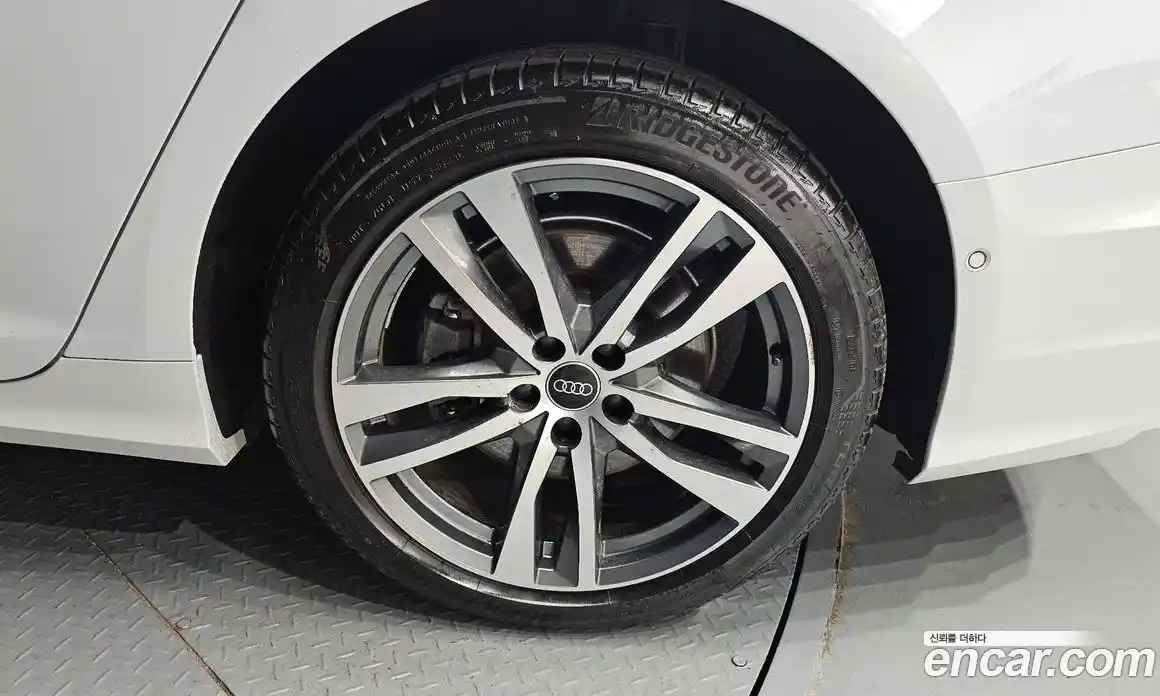 Audi A6 2023 2.0 Автомат в Москве № 204291, фото 17