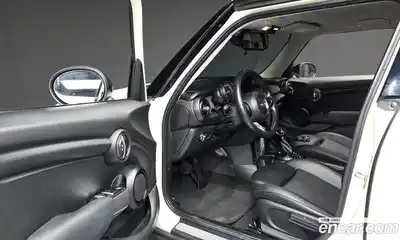 Mini Cooper 2015 1.5 Автомат в Москве № 207649, миниатюра 3