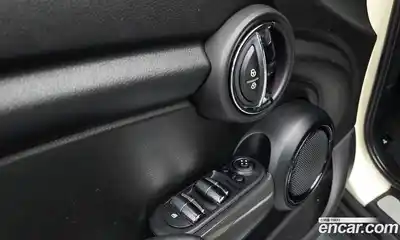 Mini Cooper 2015 1.5 Автомат в Москве № 207649, миниатюра 4