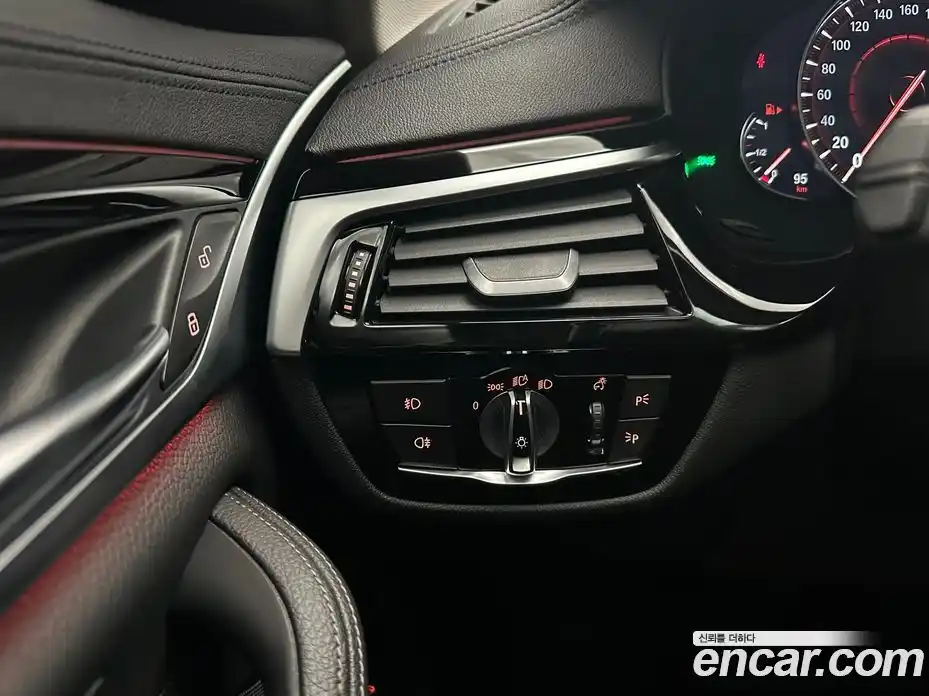 BMW 5-Series 2018 2.0 Автомат в Москве № 211723, фото 12