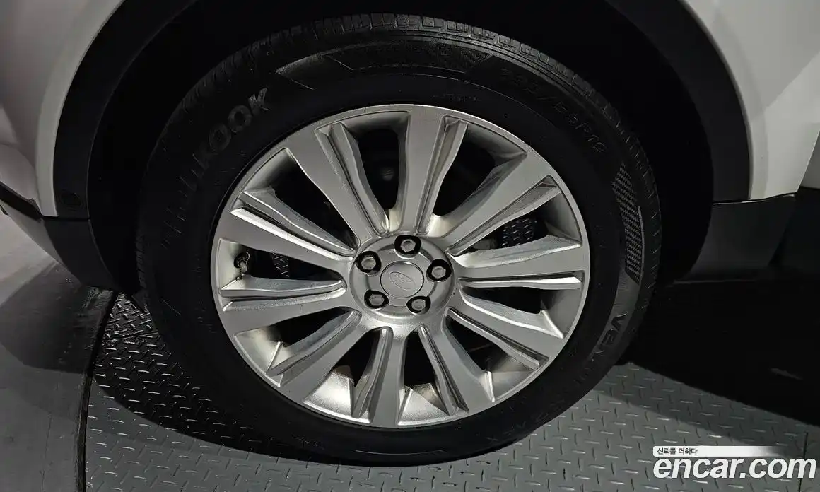 Land Rover Range-Rover Evoque 2015 2.2 Автомат в Москве № 213556, фото 13