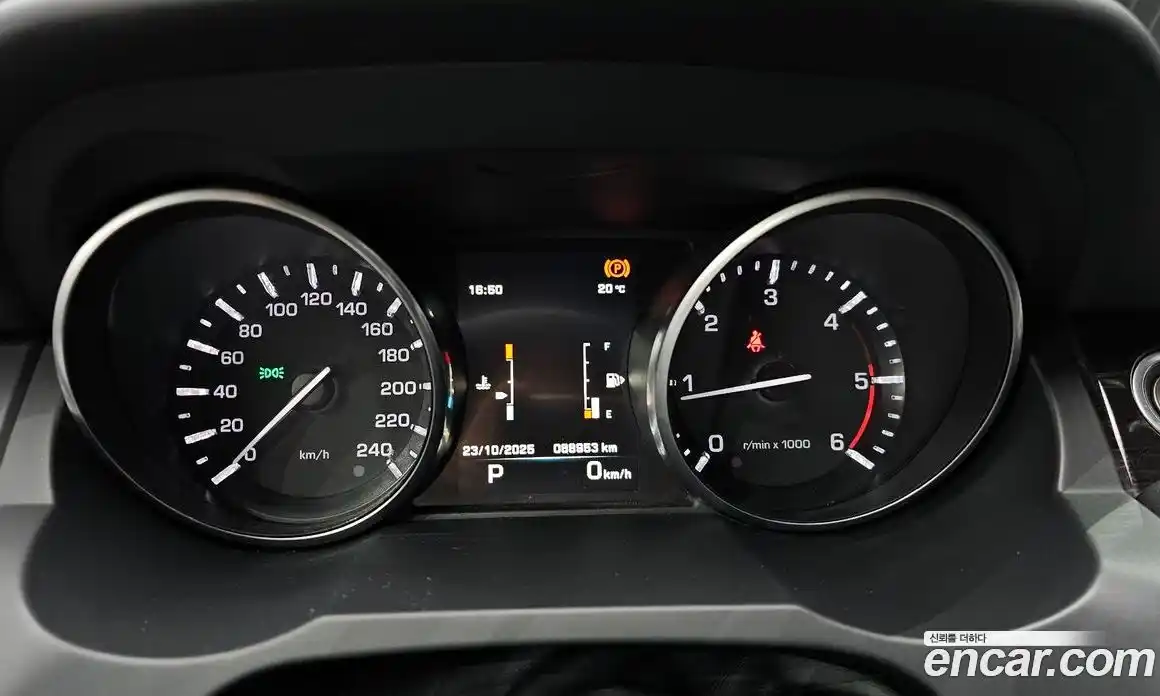 Land Rover Range-Rover Evoque 2015 2.2 Автомат в Москве № 213556, фото 20