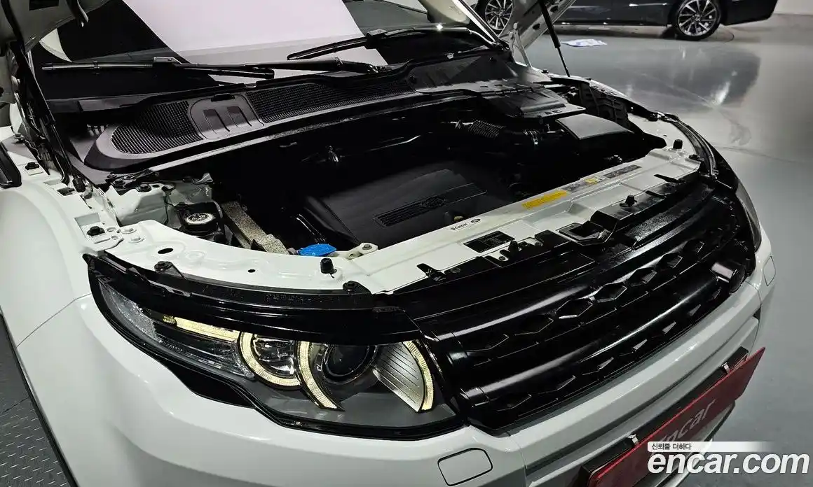 Land Rover Range-Rover Evoque 2015 2.2 Автомат в Москве № 213556, фото 6