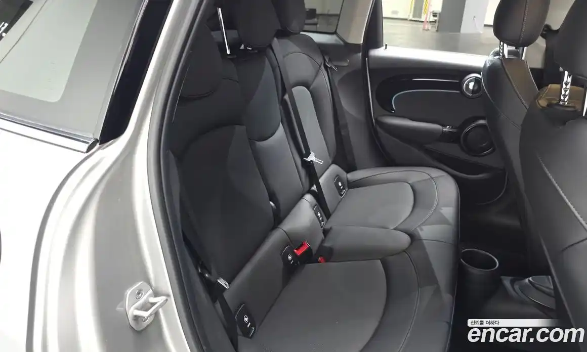 Mini Cooper 2024 1.5 Автомат в Москве № 222097, фото 7