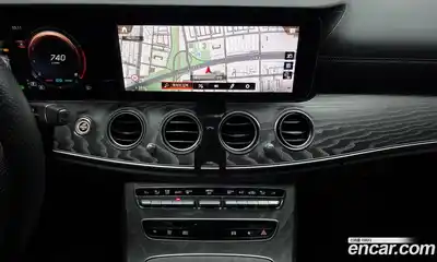 Mercedes-Benz E-Class 2022 2.0 Автомат в Москве № 225159, миниатюра 4