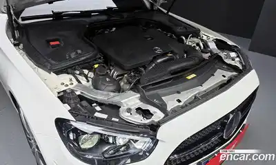 Mercedes-Benz E-Class 2022 2.0 Автомат в Москве № 225159, миниатюра 9