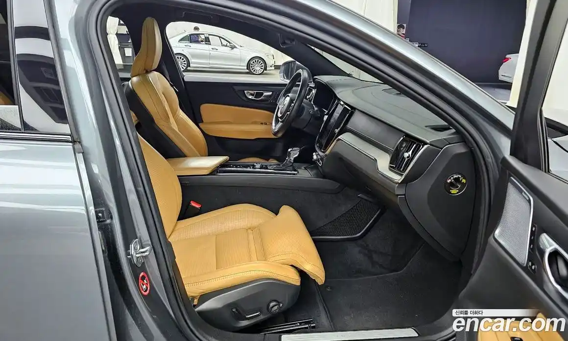 Volvo V60 2020 2.0 Автомат в Москве № 230571, фото 16