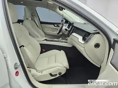 Volvo XC60 2026 2.0 Автомат в Москве № 230737, миниатюра 12