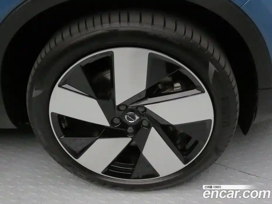 Volvo C40 2024 Автомат в Москве № 230879, фото 7