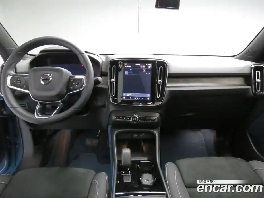 Volvo C40 2024 Автомат в Москве № 230879, фото 10