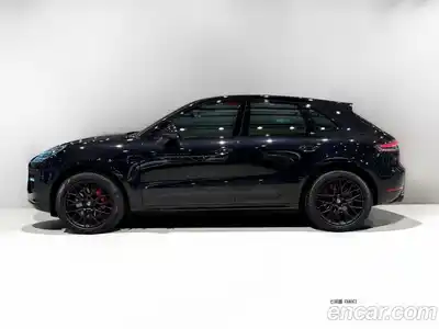 Porsche Macan, 2020
