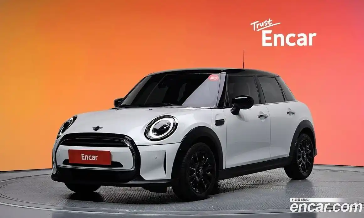 Mini Cooper 2024 1.5 Автомат в Москве № 231379, фото 19