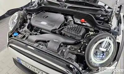 Mini Cooper 2024 1.5 Автомат в Москве № 231379, миниатюра 5