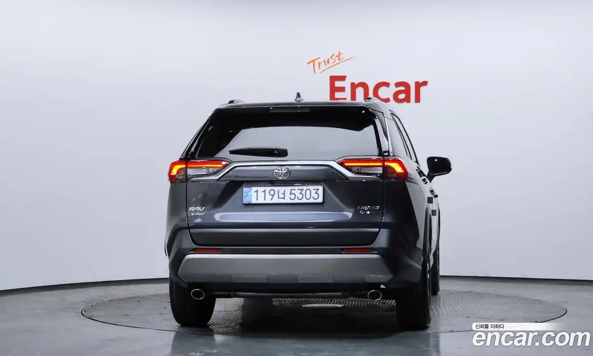 Toyota RAV4 2025 2.5 Автомат в Москве № 232813, фото 16