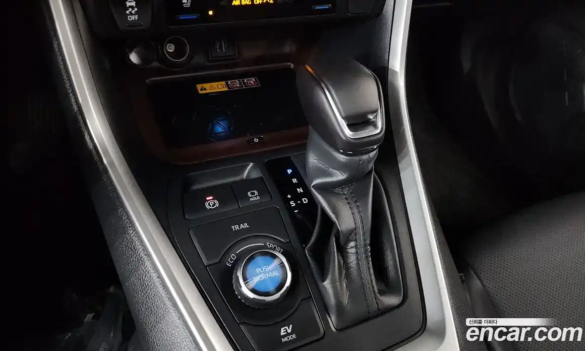 Toyota RAV4 2025 2.5 Автомат в Москве № 232813, фото 6