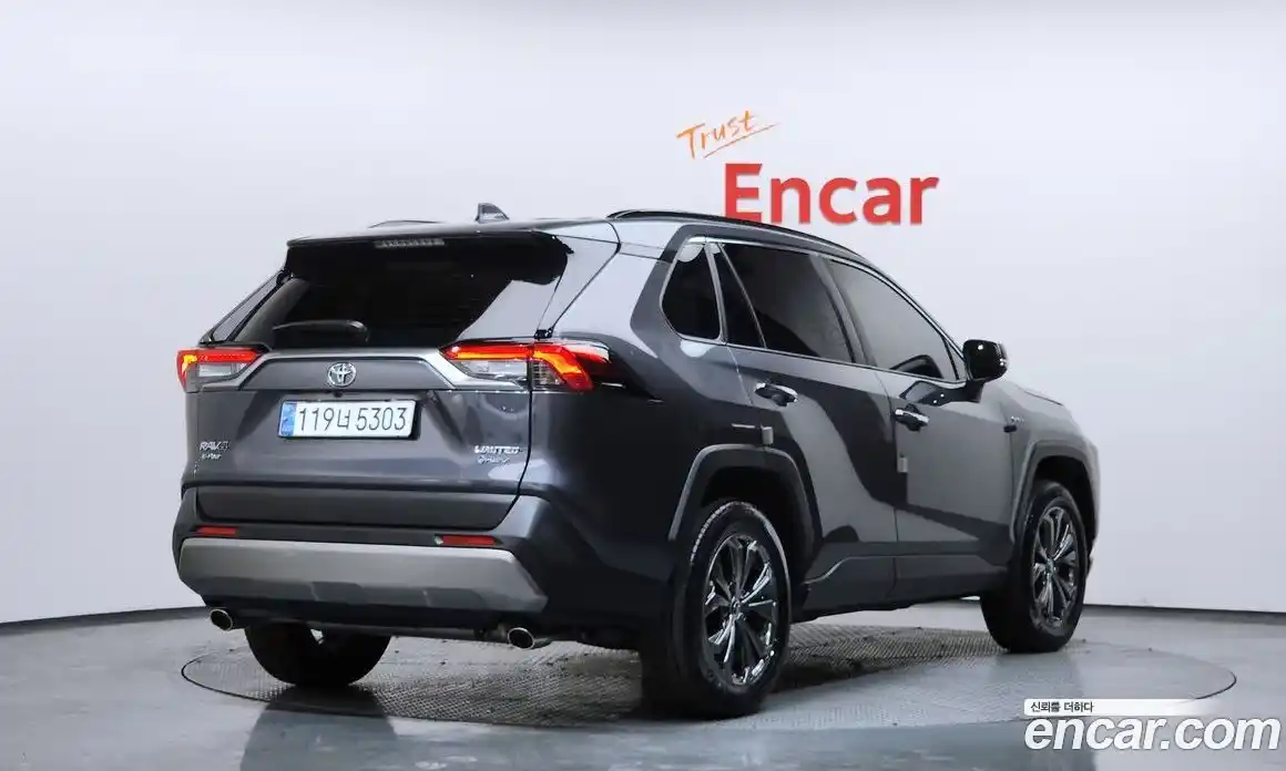 Toyota RAV4 2025 2.5 Автомат в Москве № 232813, фото 8