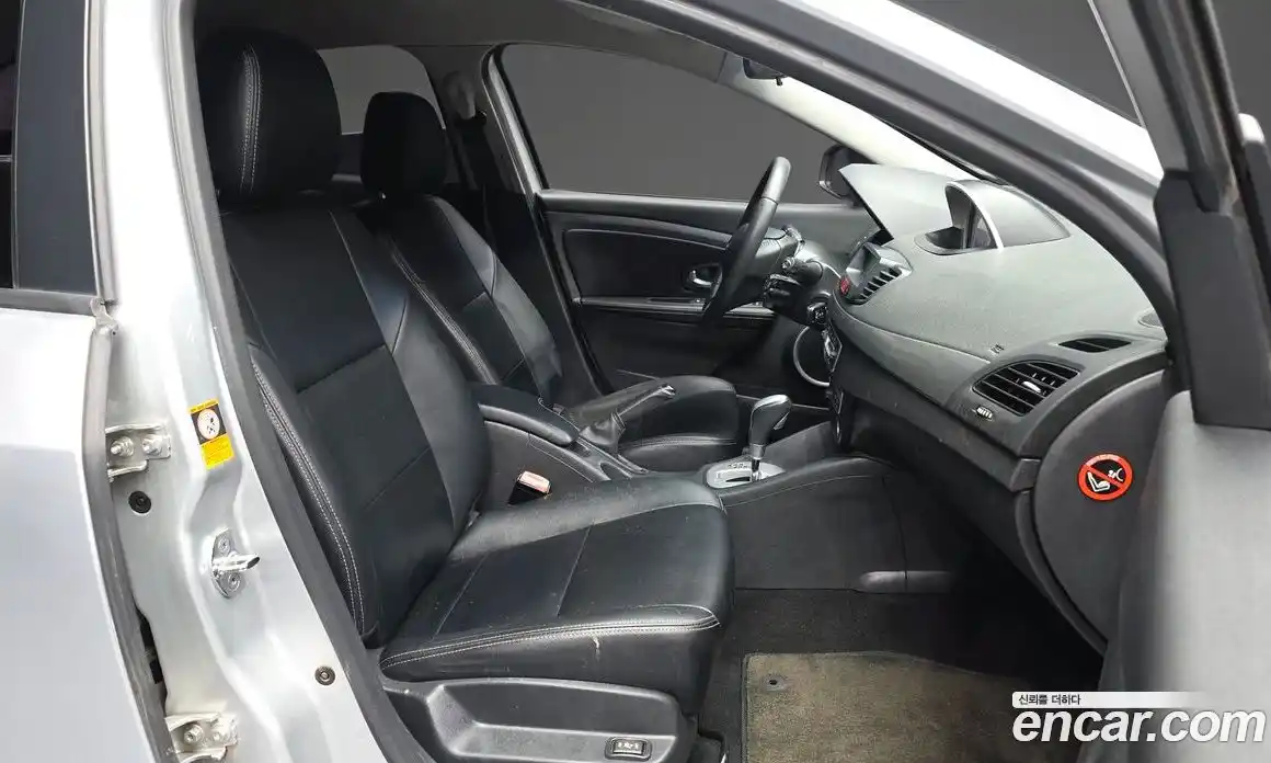 Renault SM3 2011 1.6 Автомат в Москве № 242555, фото 9