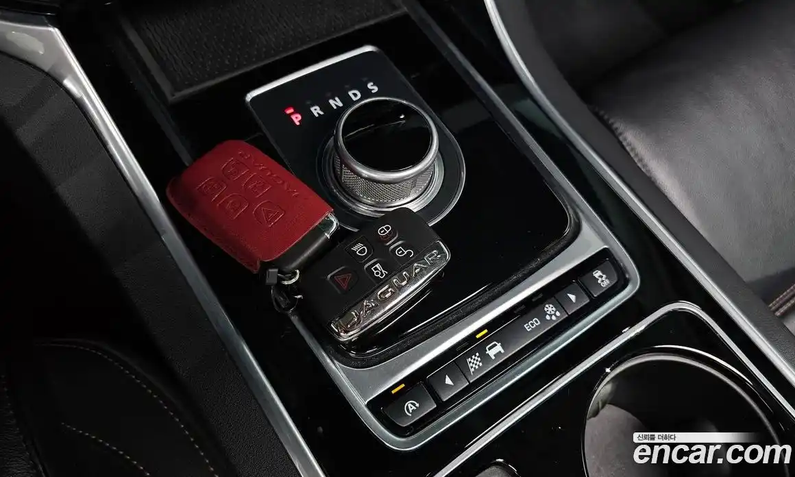 Jaguar XE 2016 2.0 Автомат в Москве № 256084, фото 14