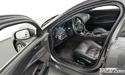 Jaguar XE 2016 2.0 Автомат в Москве № 256084, миниатюра 4