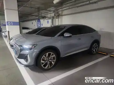 Audi Q4 e-tron 2023 0.2 Автомат в Москве № 269346, миниатюра 2