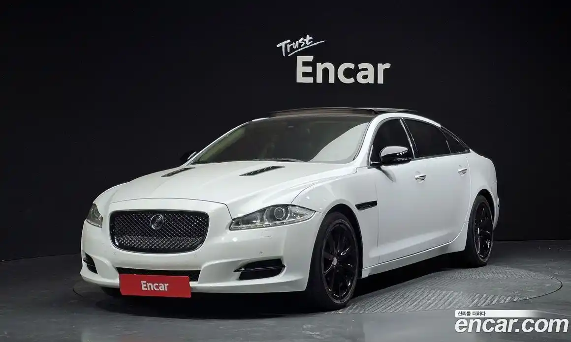 Jaguar XJ 2011 3.0 Автомат в Москве № 283857, фото 17