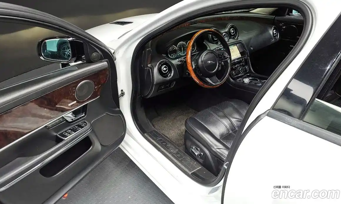 Jaguar XJ 2011 3.0 Автомат в Москве № 283857, фото 4