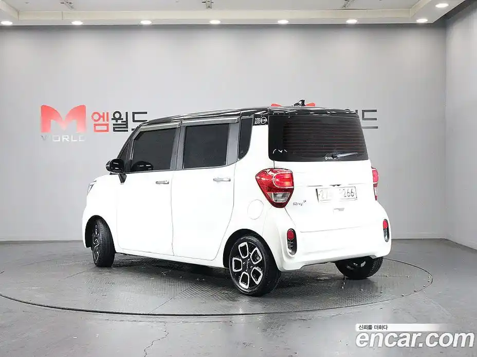 Kia Ray 2022 1.0 Автомат в Москве № 287481, фото 4