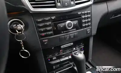 Mercedes-Benz E-Class 2010 1.8 Автомат в Москве № 292498, миниатюра 11