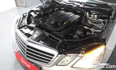 Mercedes-Benz E-Class 2010 1.8 Автомат в Москве № 292498, миниатюра 12