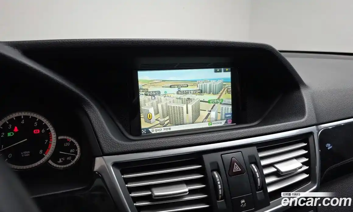 Mercedes-Benz E-Class 2010 1.8 Автомат в Москве № 292498, фото 16