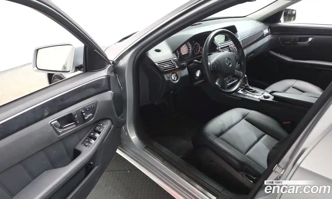 Mercedes-Benz E-Class 2010 1.8 Автомат в Москве № 292498, фото 17