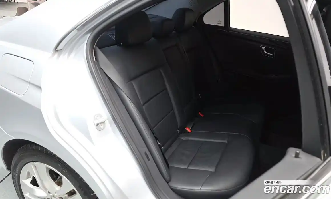 Mercedes-Benz E-Class 2010 1.8 Автомат в Москве № 292498, фото 18