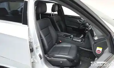 Mercedes-Benz E-Class 2010 1.8 Автомат в Москве № 292498, миниатюра 5