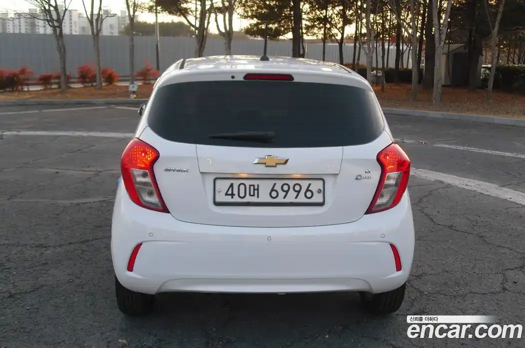 Chevrolet Spark 2016 1.0 Автомат в Москве № 328029, фото 4