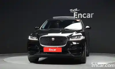 Jaguar F-Pace, 2017