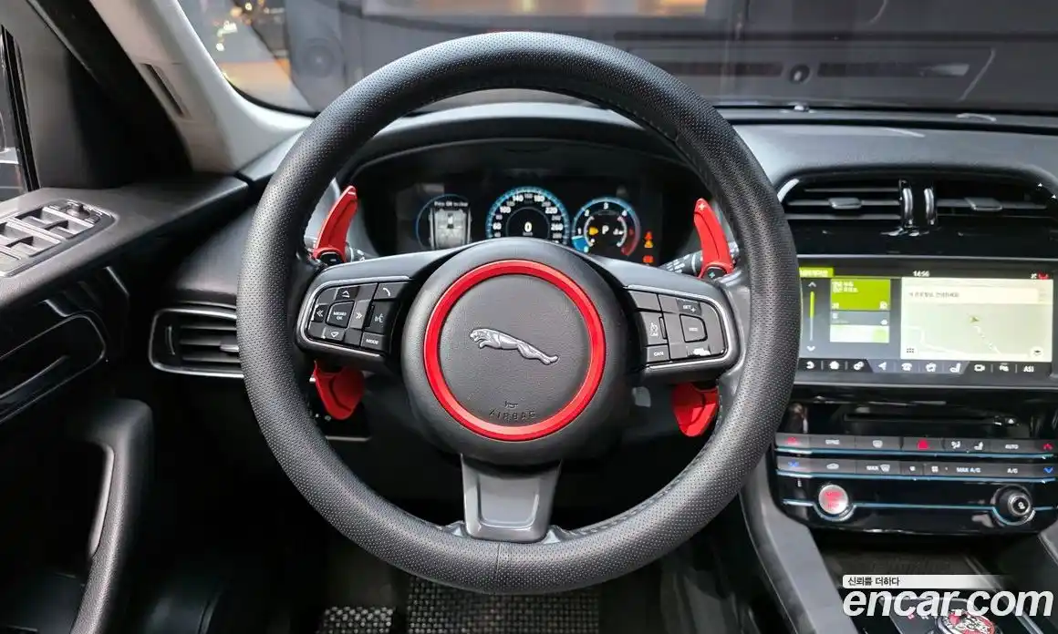 Jaguar F-Pace 2017 2.0 Автомат в Москве № 335819, фото 13