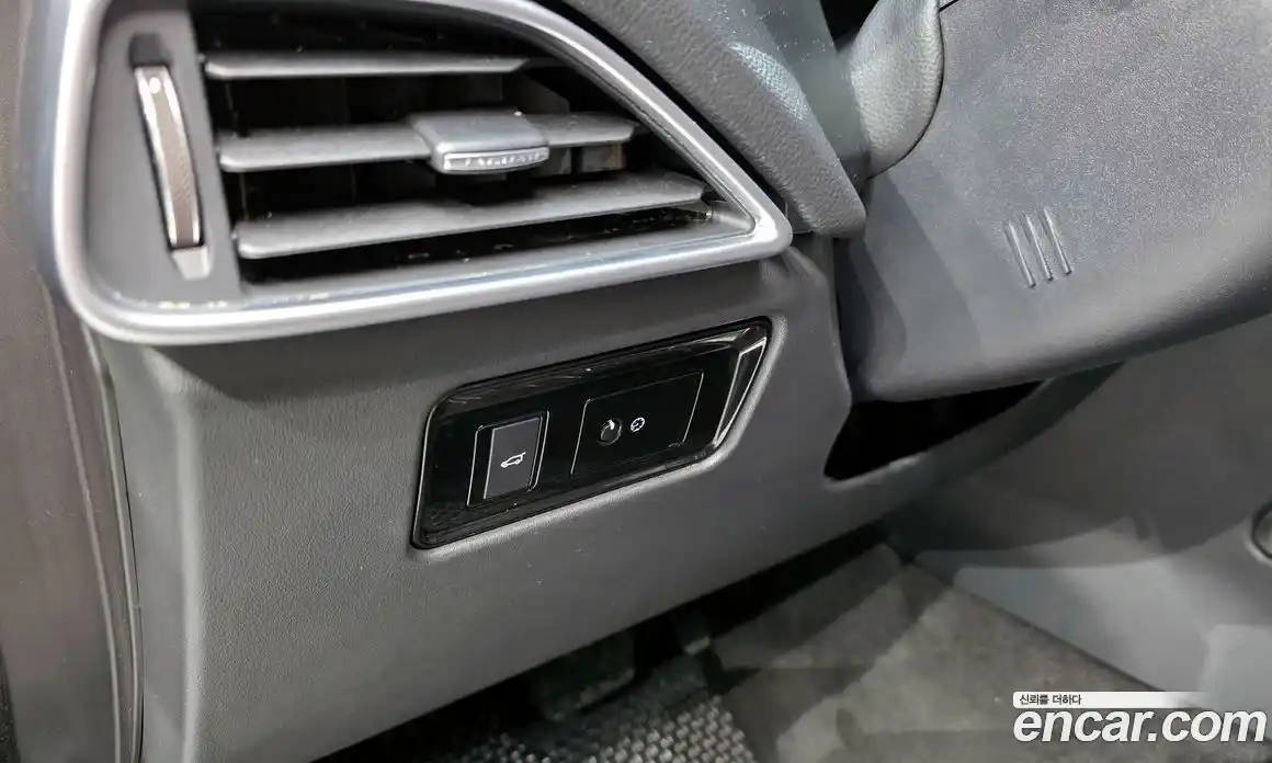 Jaguar F-Pace 2017 2.0 Автомат в Москве № 335819, фото 9