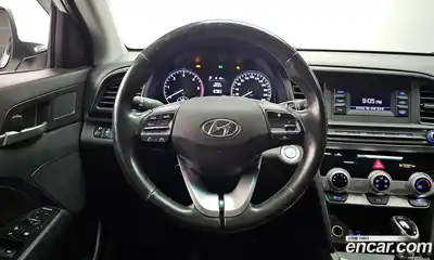 Hyundai Avante 2019 1.6 Автомат в Москве № 336015, миниатюра 11