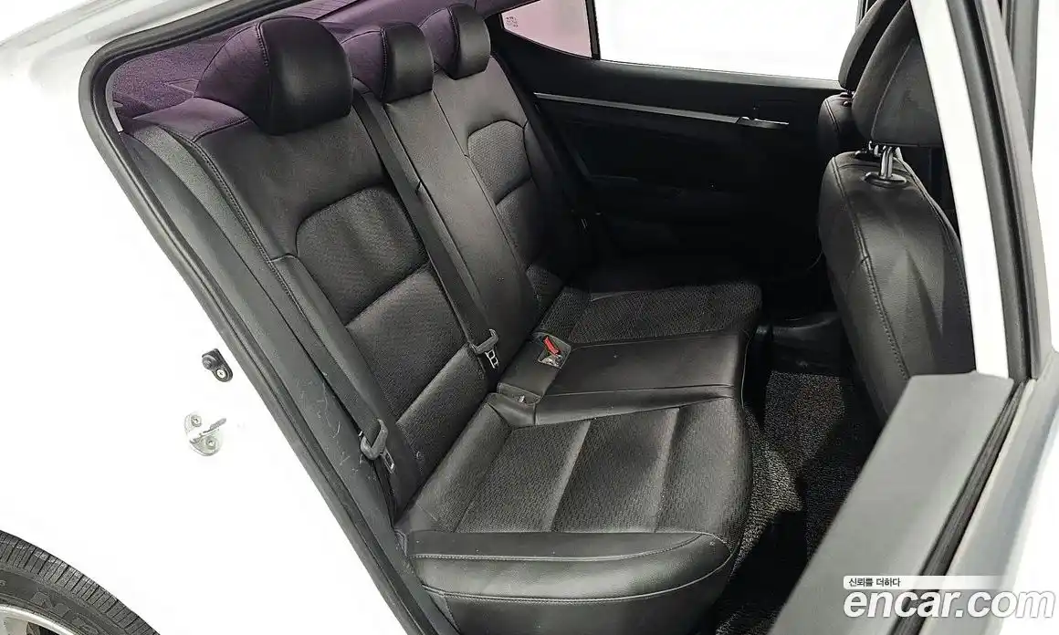 Hyundai Avante 2019 1.6 Автомат в Москве № 336015, фото 13