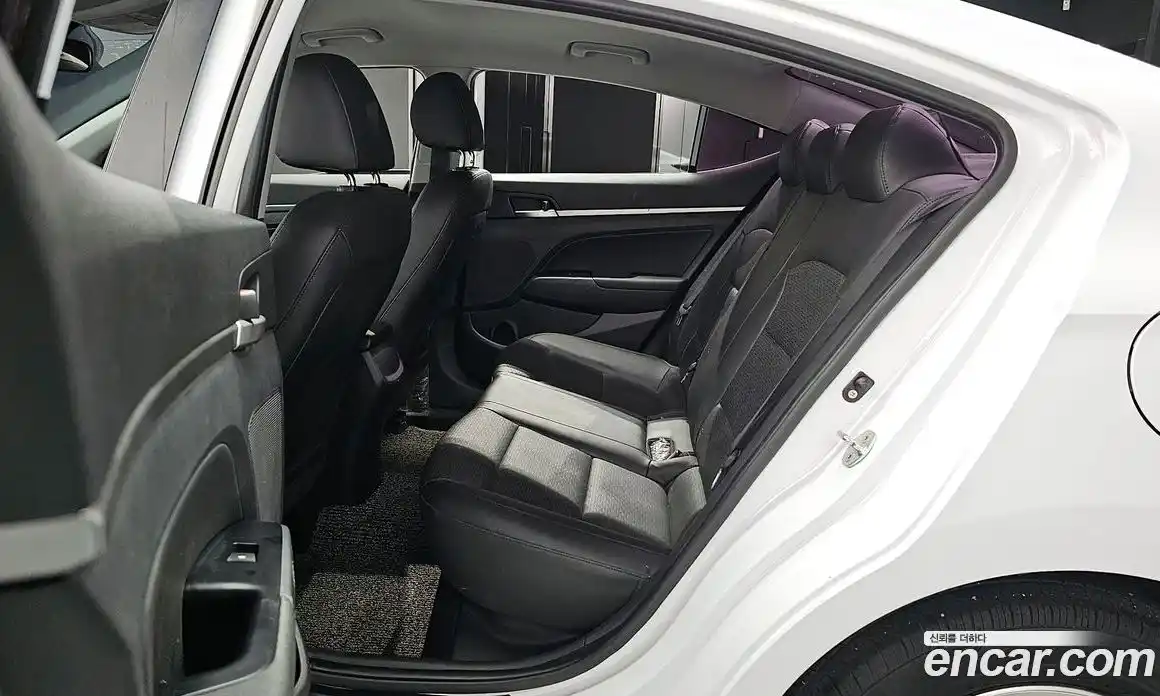 Hyundai Avante 2019 1.6 Автомат в Москве № 336015, фото 3