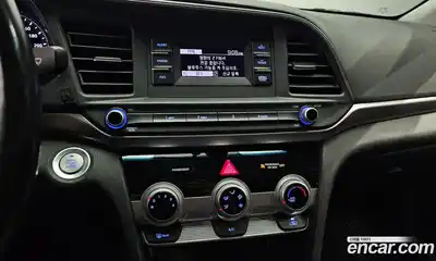 Hyundai Avante 2019 1.6 Автомат в Москве № 336015, миниатюра 4