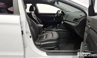 Hyundai Avante 2019 1.6 Автомат в Москве № 336015, миниатюра 6