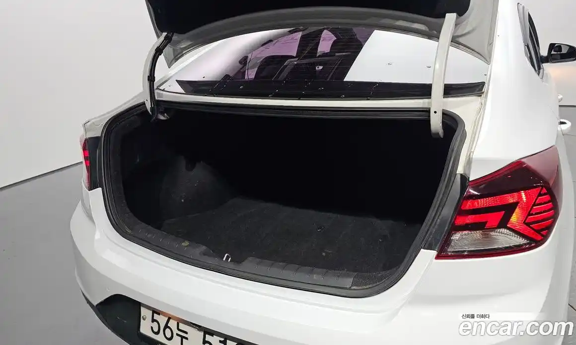 Hyundai Avante 2019 1.6 Автомат в Москве № 336015, фото 9